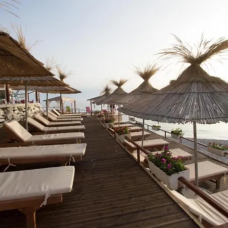 Отель Paradise Лукове