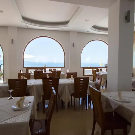 Отель Paradise 4*
