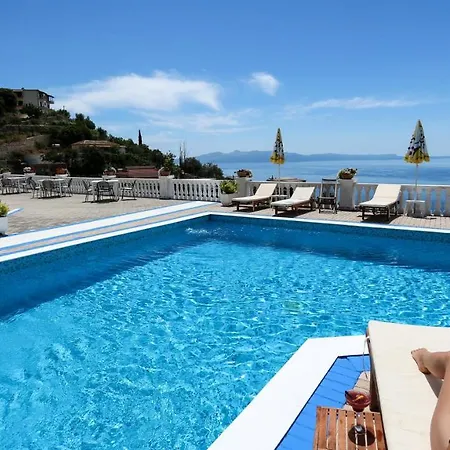 Hotel Paradise Lukovë