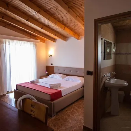 Paradise Lukova Hotel