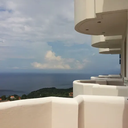 Paradise Lukova Hotel 4*