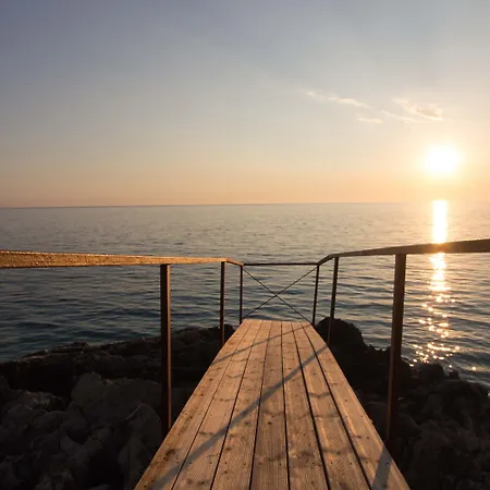 Paradise Lukova Hotel Hotel