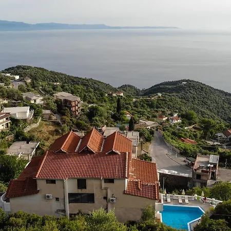 Paradise Lukova Hotel Hotel 4*