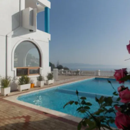 Paradise Lukova Hotel