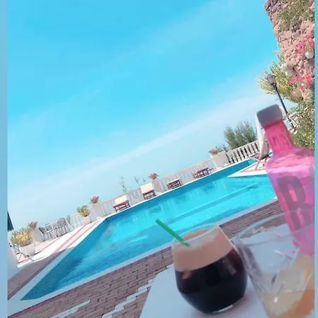 Paradise Hotel Lukovë